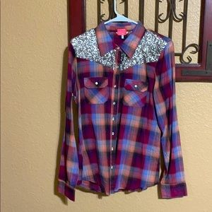 Buckle shirt